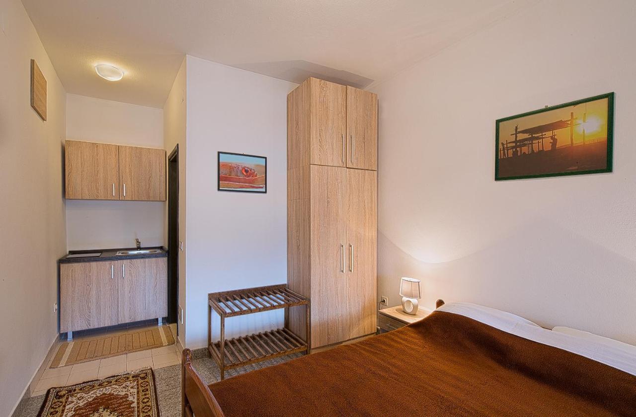 Madra Rooms And Apartments Будва Екстер'єр фото
