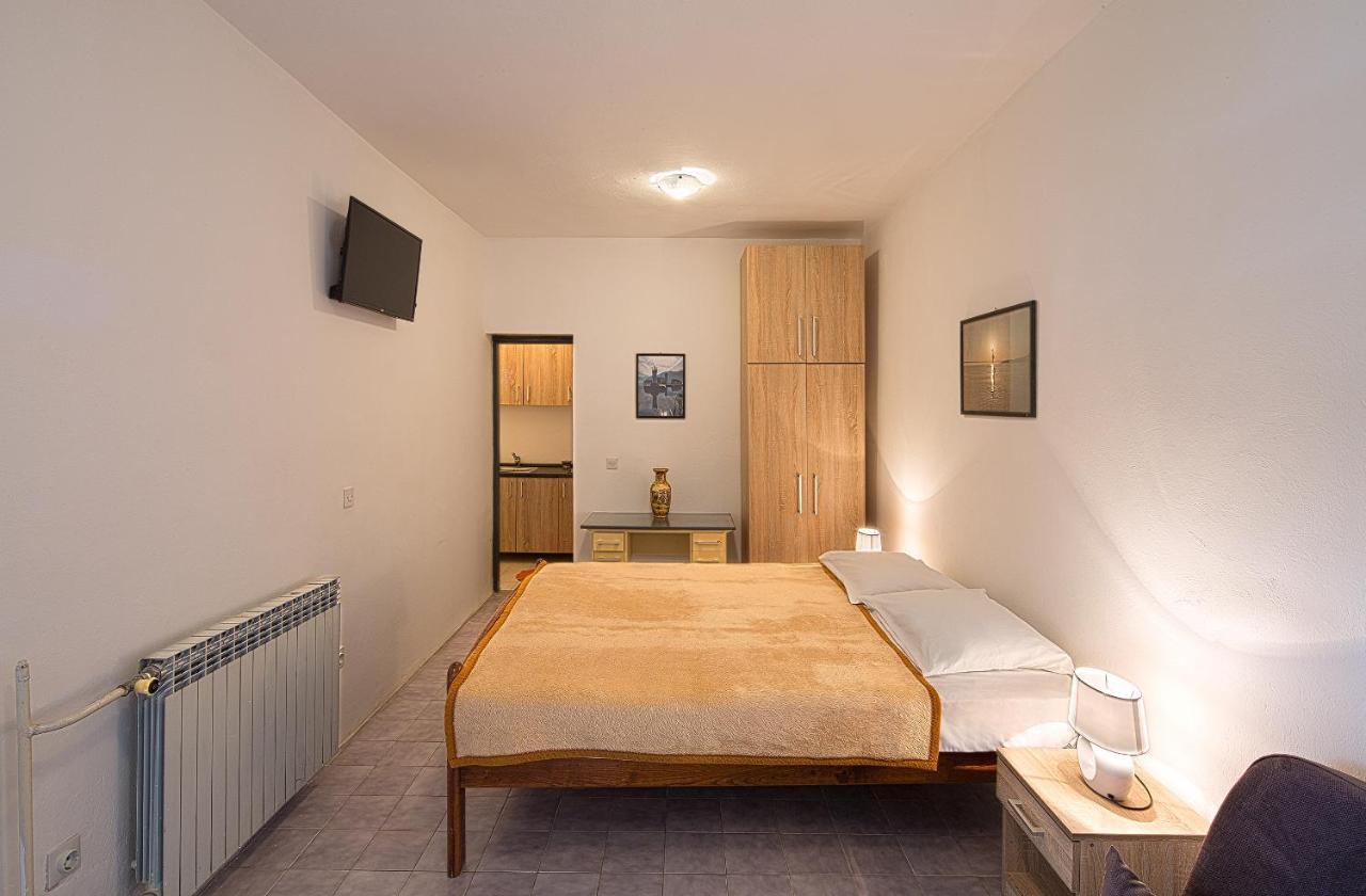 Madra Rooms And Apartments Будва Екстер'єр фото