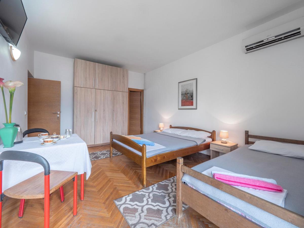 Madra Rooms And Apartments Будва Екстер'єр фото