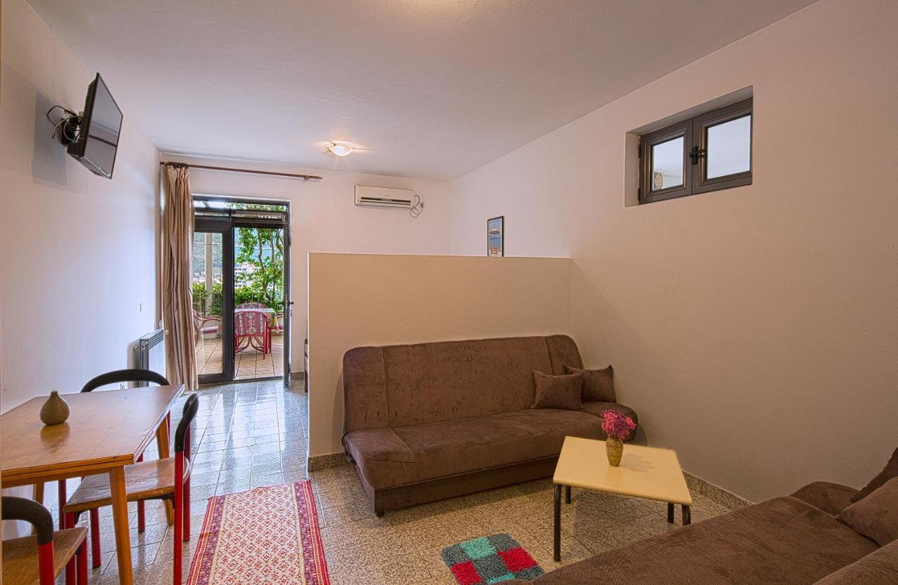 Madra Rooms And Apartments Будва Екстер'єр фото